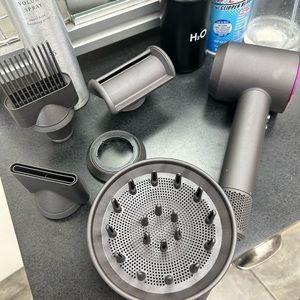 Dyson blow drier pink